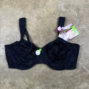 Playtex Black Bra with gel comfort straps (NWT) 
Size: 46 DD